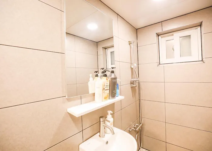 Appartement Hongik Univ Station Greenery Terrace House *