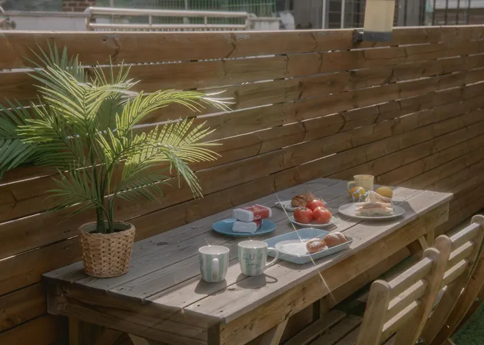 Appartement Hongik Univ Station Greenery Terrace House