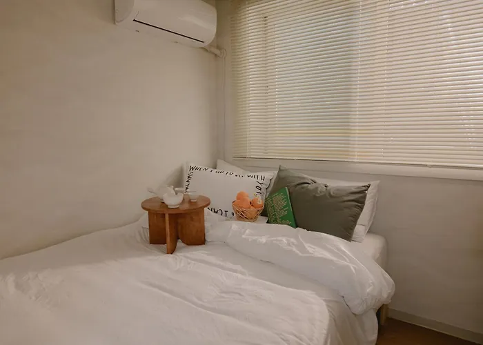 Appartement Hongik Univ Station Greenery Terrace House